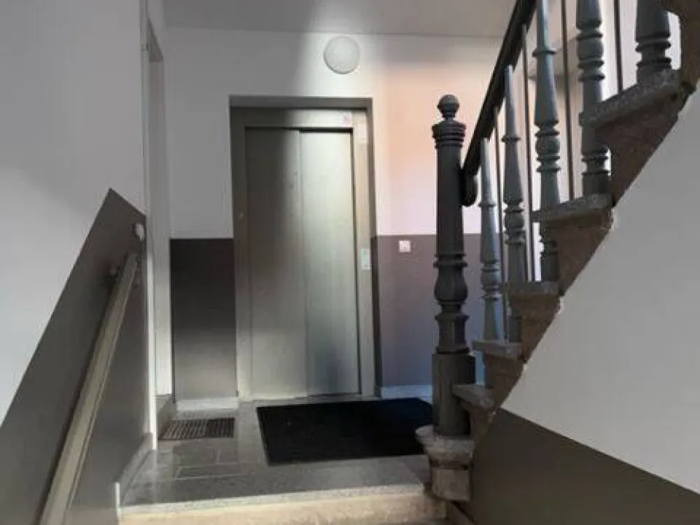 3-Zimmer mit Balkon, Lift, Chancen für SP im Hinterhof