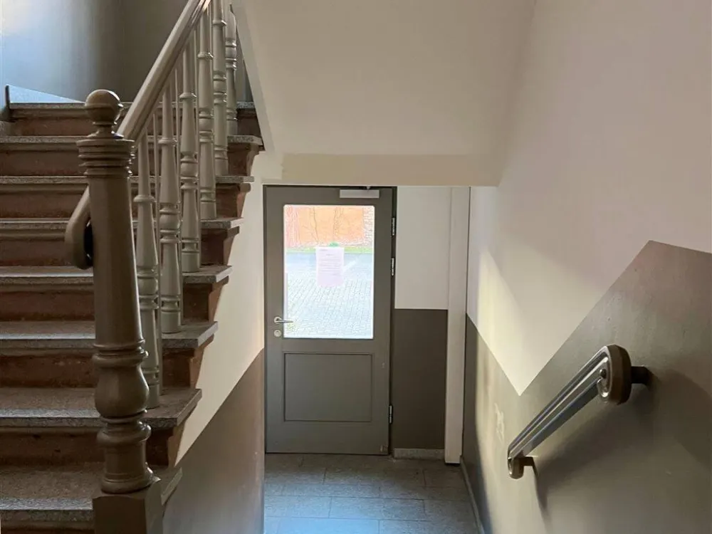 3-Zimmer mit Balkon, Lift, Chancen für SP im Hinterhof