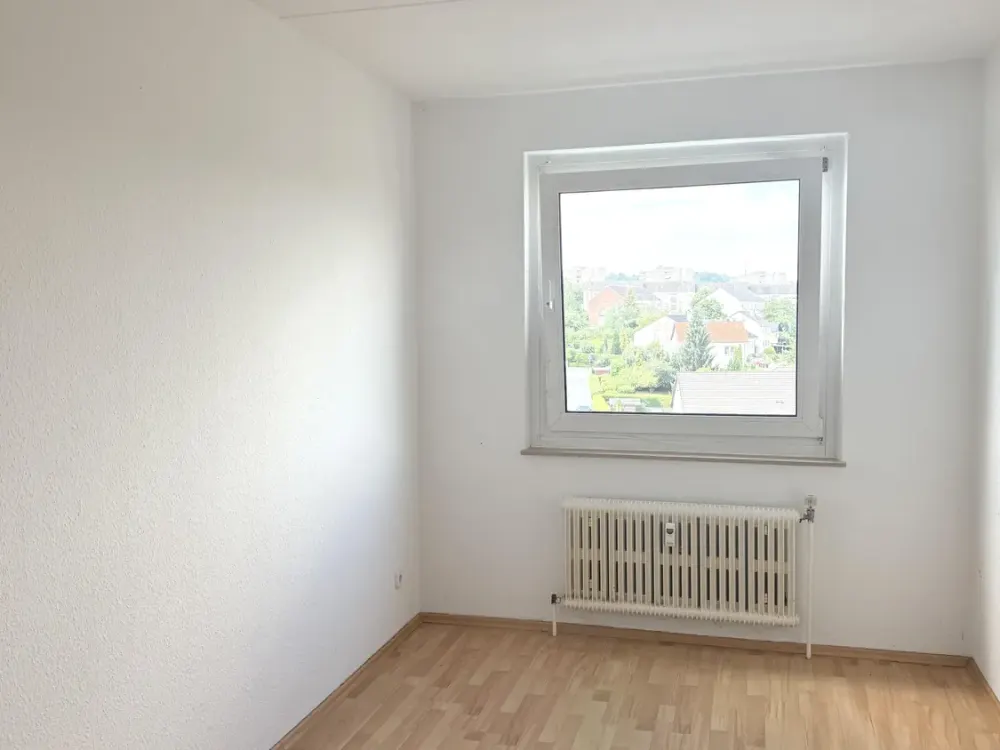 Comfortable 3-Room Apartment in Vellmar with Bathtub & Balcony