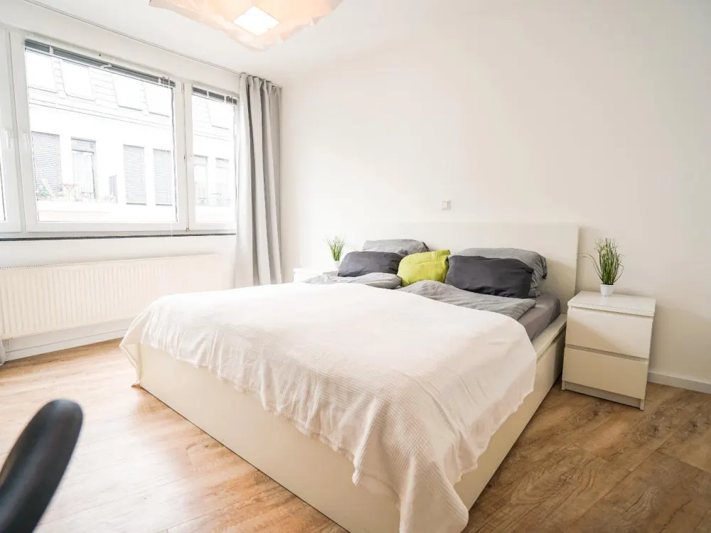 3 -Zimmer-Wohnung im Belgischen Viertel