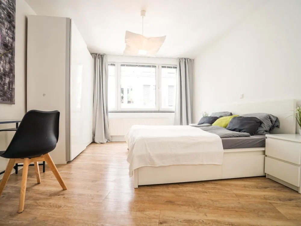 3 -Zimmer-Wohnung im Belgischen Viertel