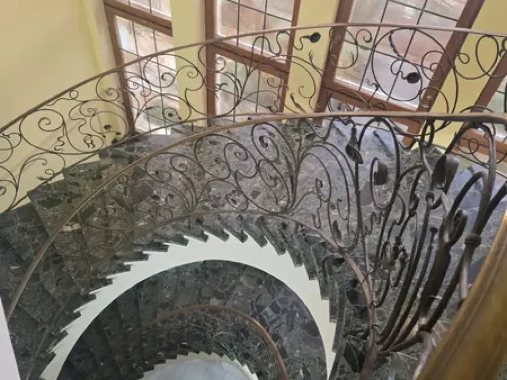Stillvoll wohnen in Sachsenhausen - Traumhafte 5-Zimmer Wohnung mit Charme
