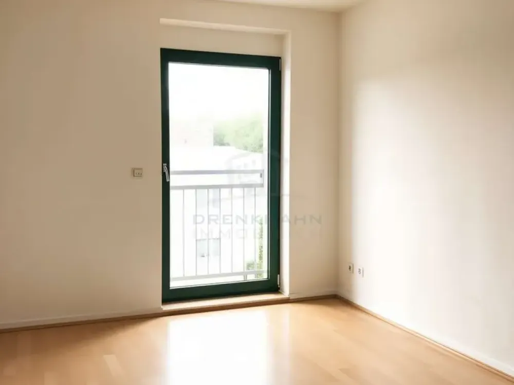Bright 3-Room Apartment with South-Facing Balcony in Rostock KTV, Ideal for Shared Living!