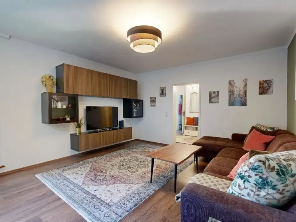 Space for Everyday Life: 3-Room Apartment in Neu Schwachhausen