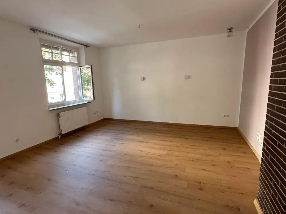 Large 5-Room Apartment for Rent