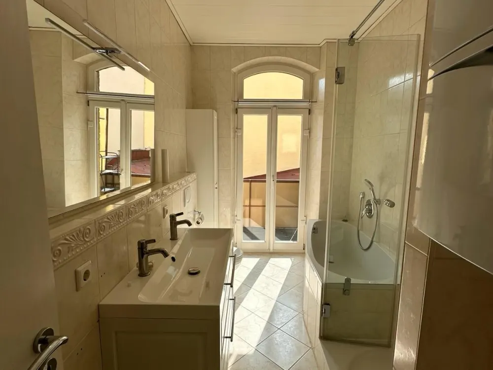 Large 5-Room Apartment for Rent