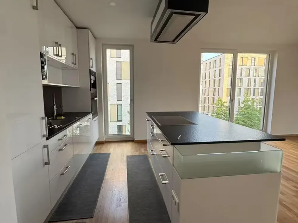 Stilvolle, neuwertige 3-Zimmer-Wohnung mit geh. Innenausstattung mit Balkon und EBK