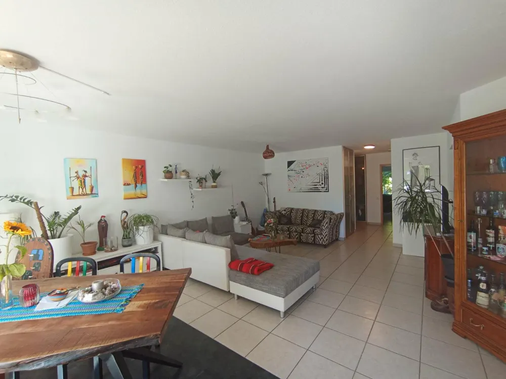 Möblierte 2-Zimmer-Wohnung (befristet) mit Garten & Jacuzzi
