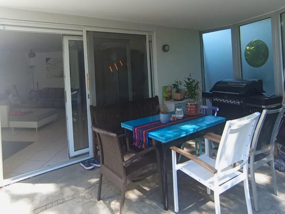 Möblierte 2-Zimmer-Wohnung (befristet) mit Garten & Jacuzzi