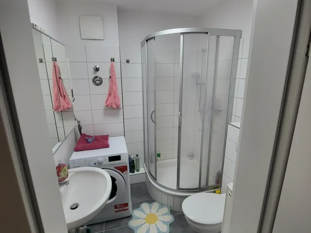 2 Zimmer Neustadt - süsse und moderne Wohnung