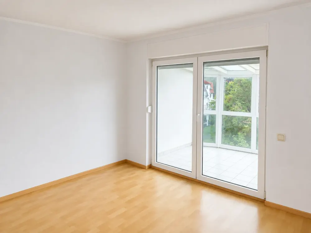 helle und großzügige Wohnung in Velten *4 Zimmer * Balkon * Wintergarten* KFZ-Stellplatz
