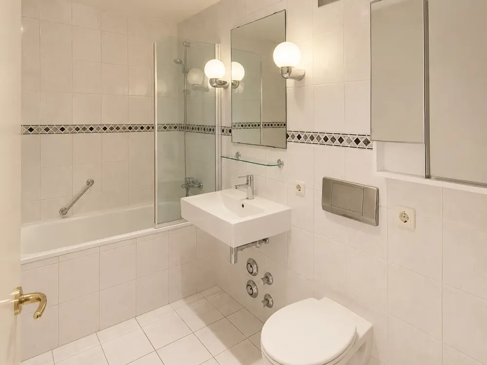 helle und großzügige Wohnung in Velten *4 Zimmer * Balkon * Wintergarten* KFZ-Stellplatz