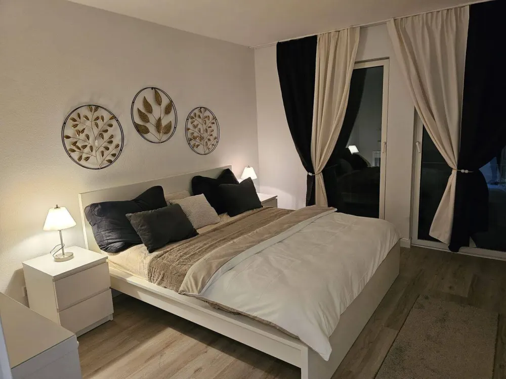 Elegant Fully Furnished Apartment in the Heart of Düsseldorf-Pempelfort