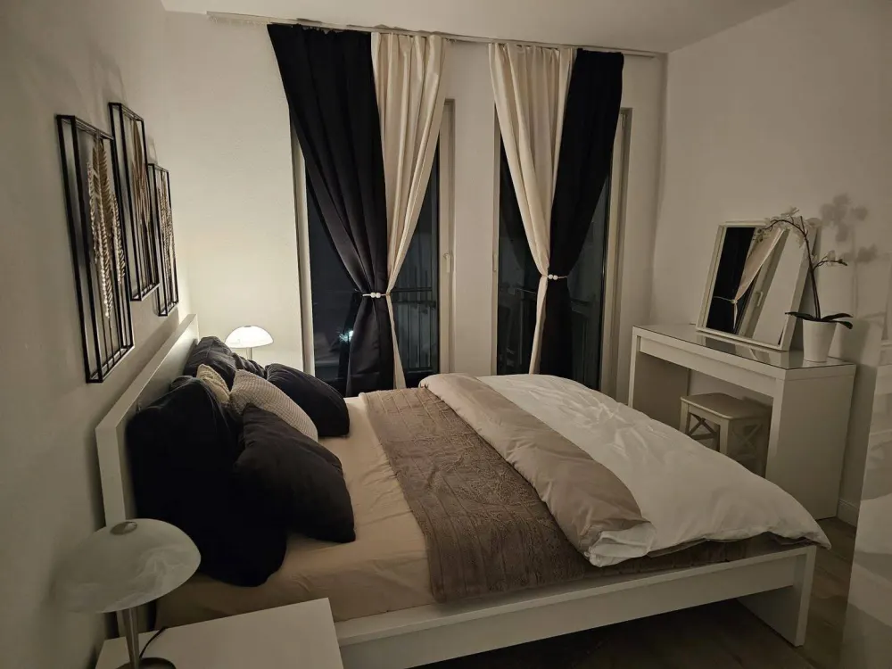 Elegant Fully Furnished Apartment in the Heart of Düsseldorf-Pempelfort