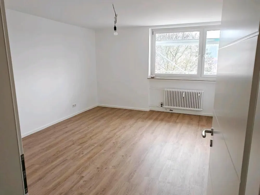 2-Zimmer-Wohnung mit Balkon in Nürnberg-Röthenbach *renoviert*