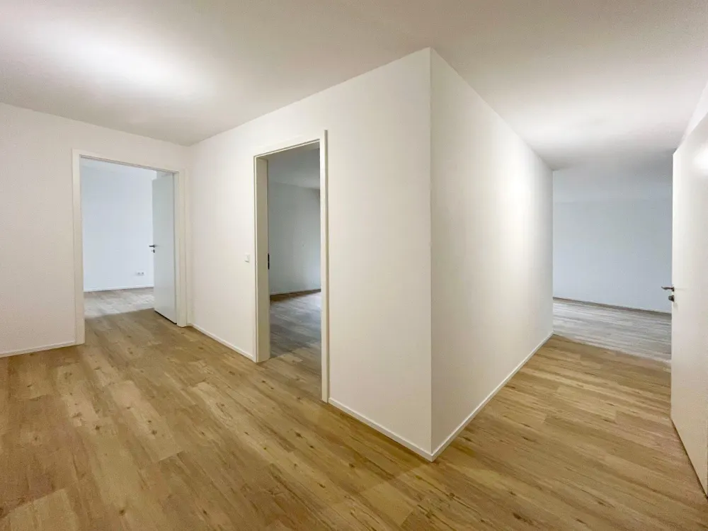 TRAUMWOHNUNG am Stadtpark! Helle 3-Zimmer Wohnung mit Balkon und Einbauküche!