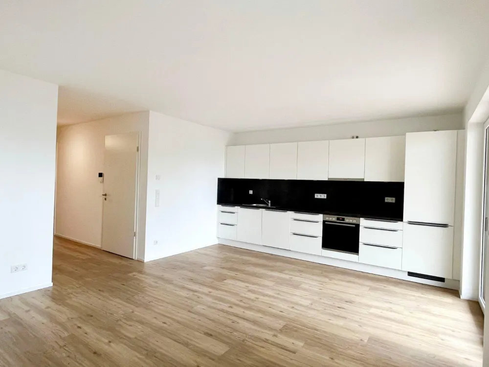 TRAUMWOHNUNG am Stadtpark! Helle 3-Zimmer Wohnung mit Balkon und Einbauküche!