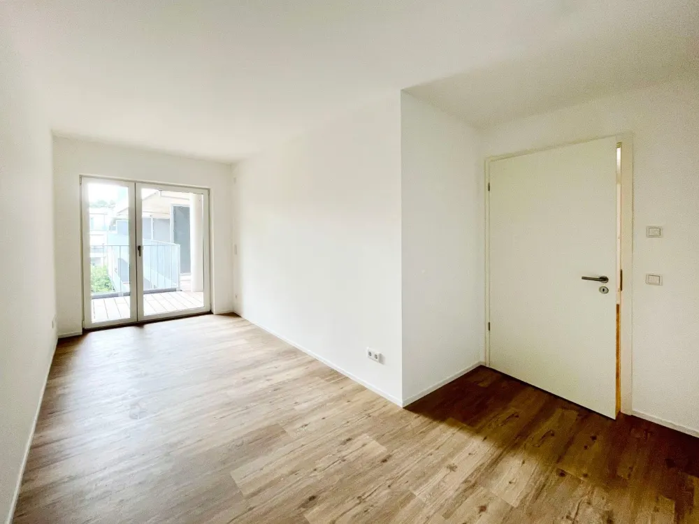 TRAUMWOHNUNG am Stadtpark! Helle 3-Zimmer Wohnung mit Balkon und Einbauküche!