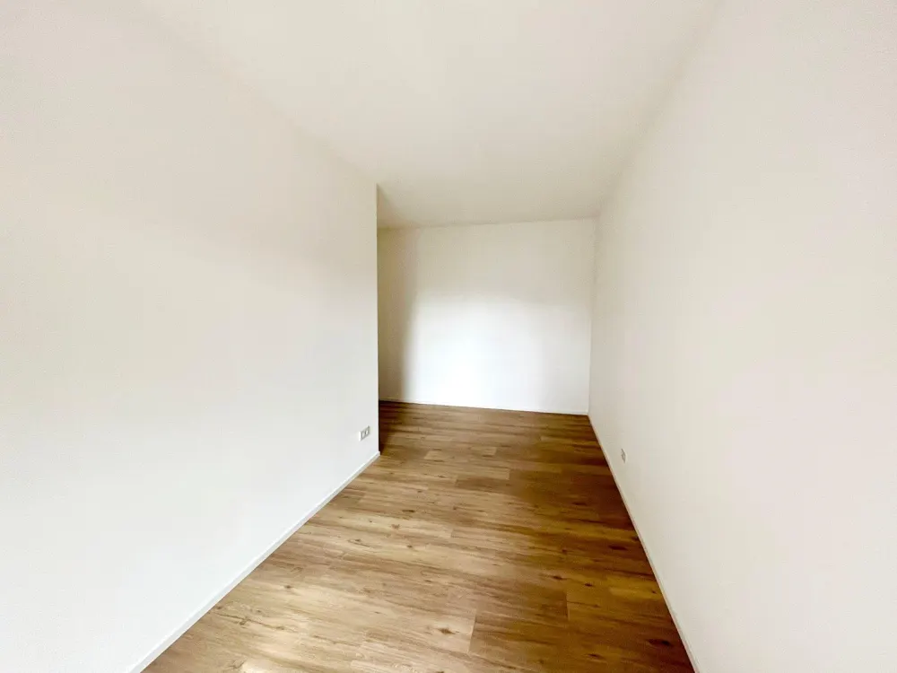 TRAUMWOHNUNG am Stadtpark! Helle 3-Zimmer Wohnung mit Balkon und Einbauküche!