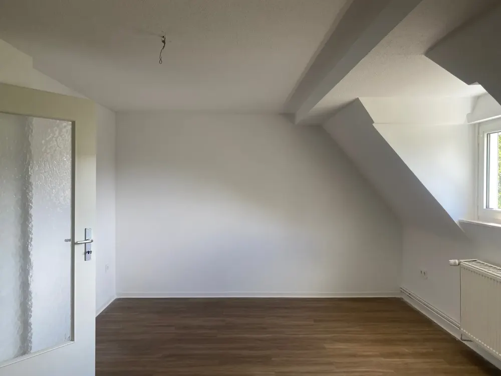 Kurzfristige Anmietung möglich - 3-Zimmer-Wohnung mit Tageslichtbad