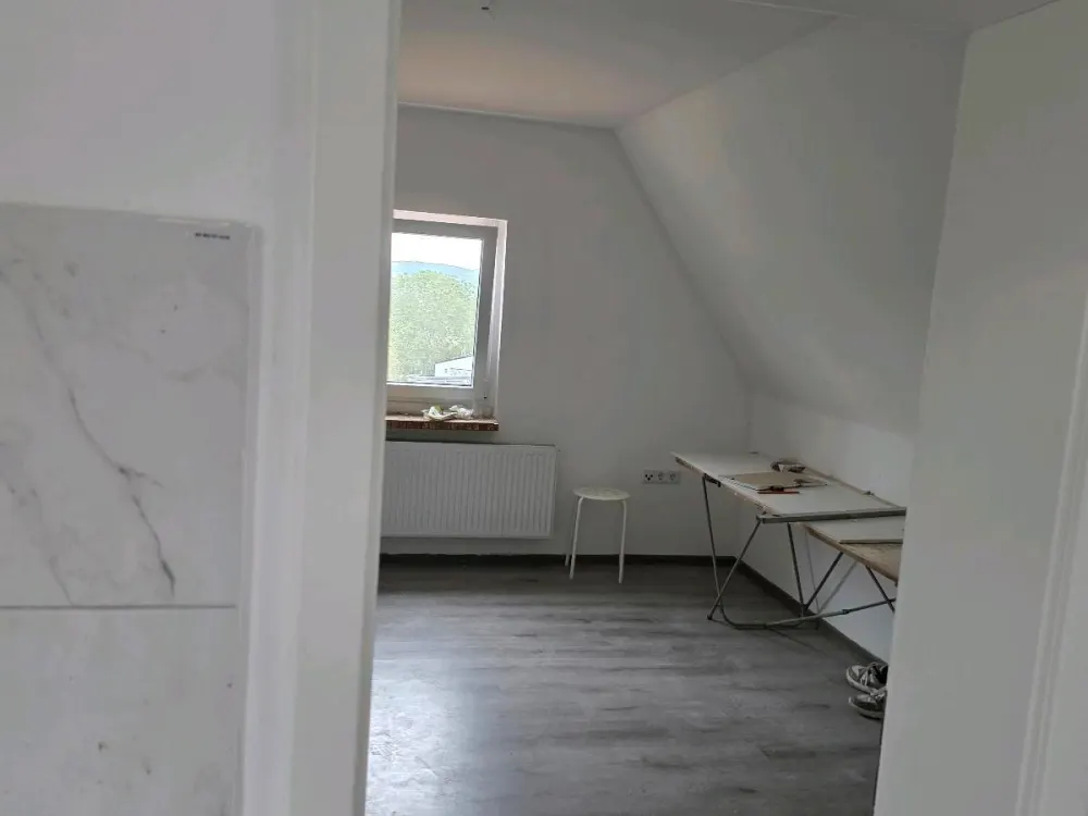 2-Zimmer-Wohnung Dachgeschosswohnung zu vermieten
