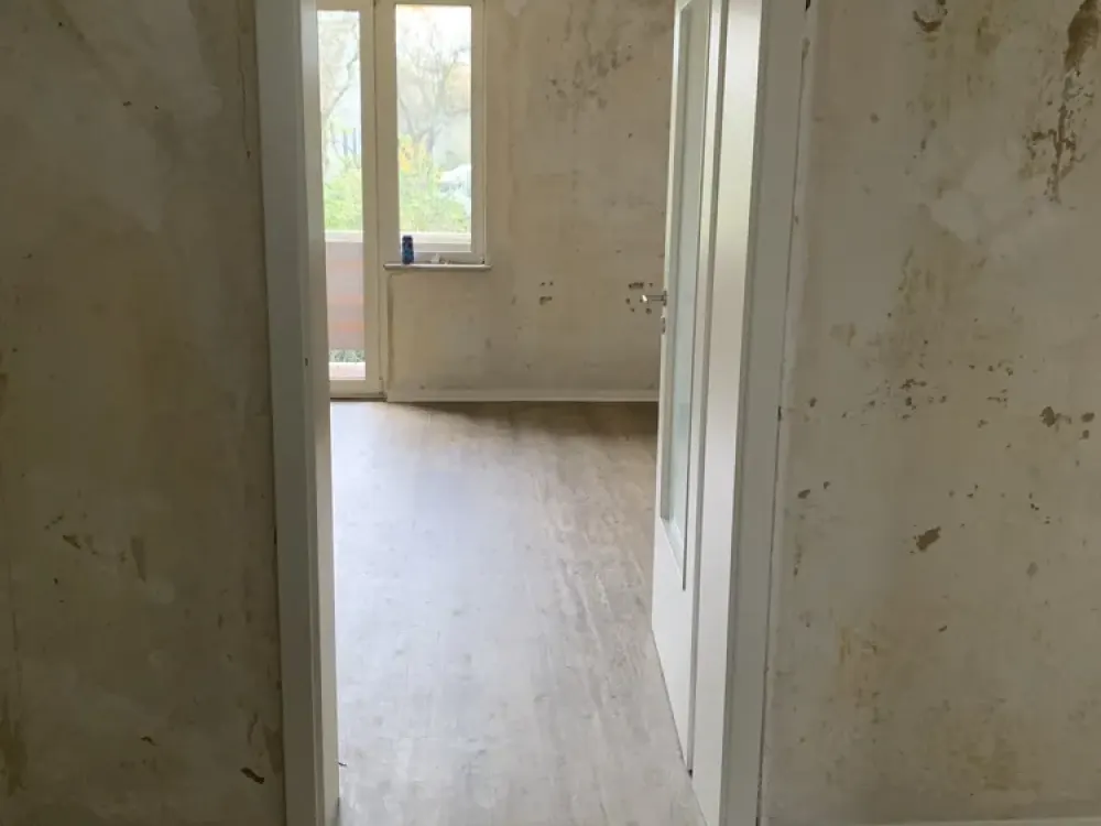 Teilsanierte 3,5 Zimmer-Whg. mit Balkon zum 01.11.2026