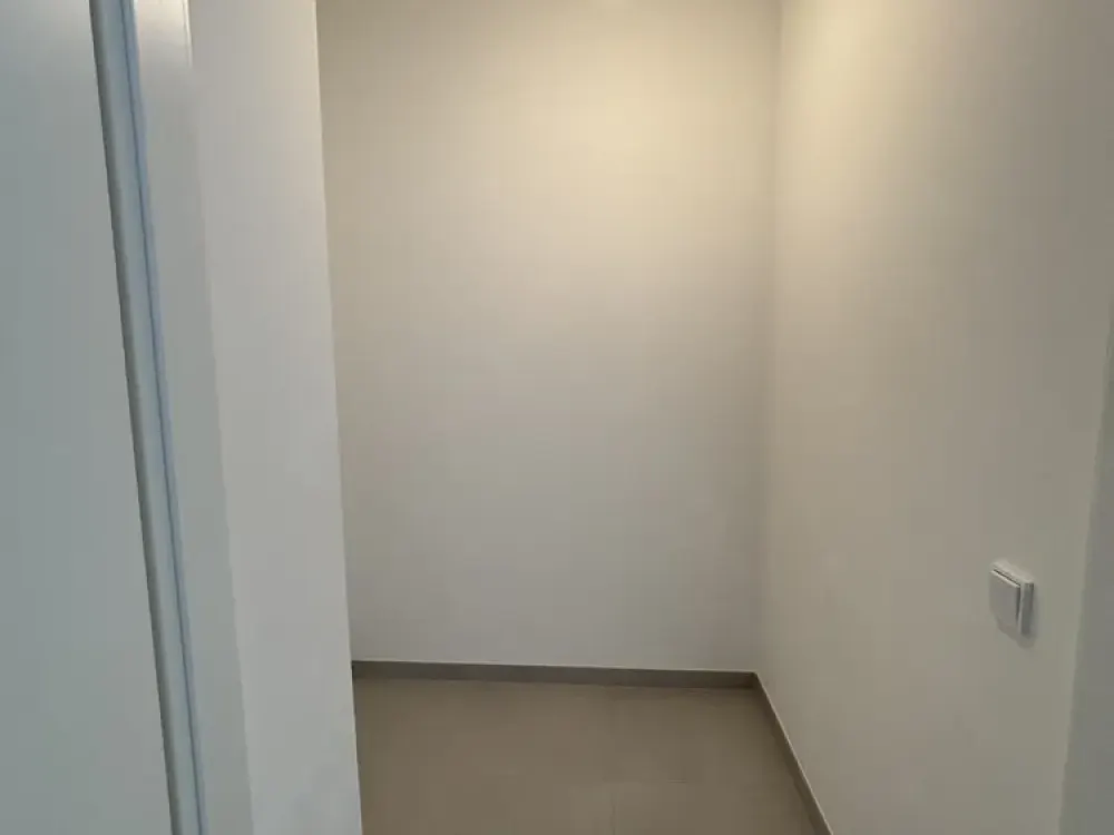 Bright 1-Room New-Build Apartment with High-Quality Features