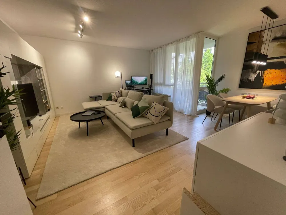 Ideal für Berufstätige: Möbliertes 2-Zi.-Apartment mit Balkon