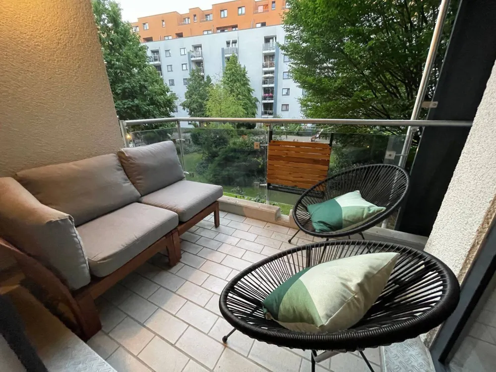 Ideal für Berufstätige: Möbliertes 2-Zi.-Apartment mit Balkon
