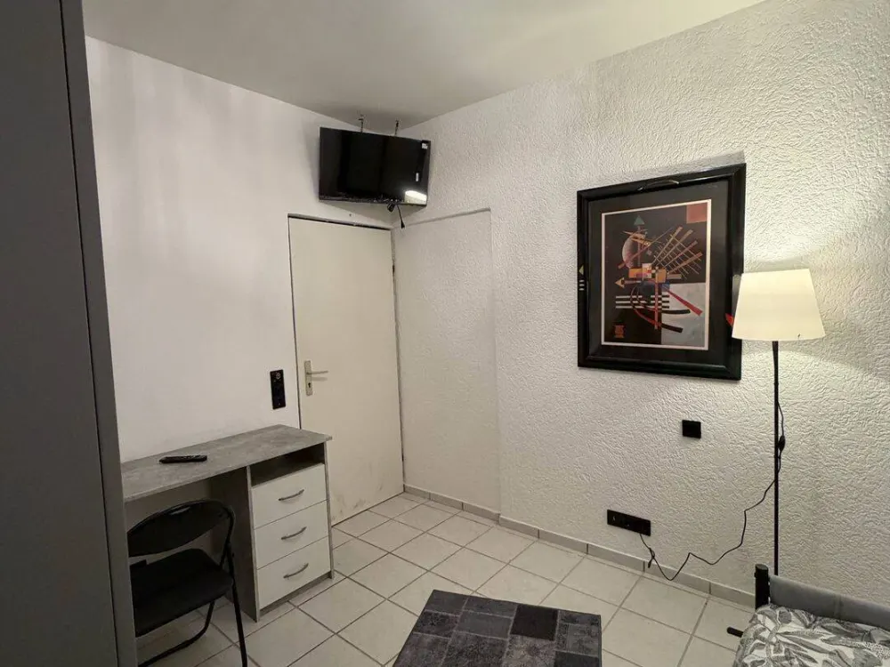 Shared Apartment | Furnished Rooms | Internet Included | Prime Location