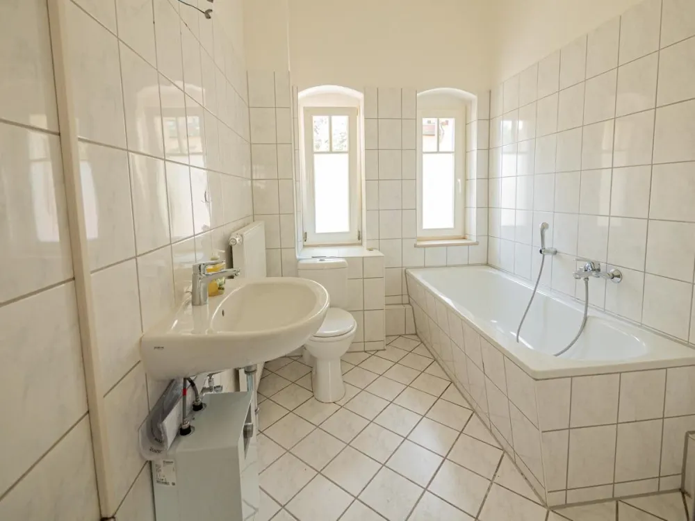 Besondere Wohnung mit vielseitigen Nutzungsmöglichkeiten in Denkmalvilla in Dresden-Bühlau