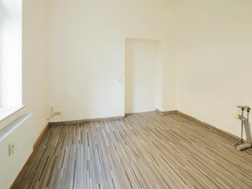 Besondere Wohnung mit vielseitigen Nutzungsmöglichkeiten in Denkmalvilla in Dresden-Bühlau