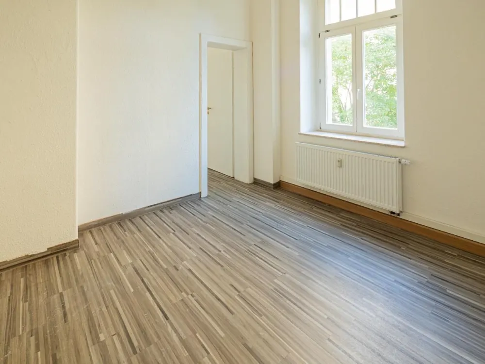 Besondere Wohnung mit vielseitigen Nutzungsmöglichkeiten in Denkmalvilla in Dresden-Bühlau
