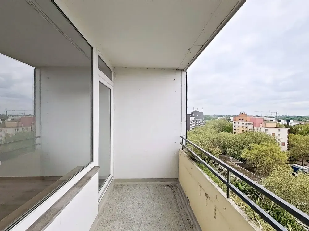 Hübsche 2-Zimmer-Wohnung mit modernem Wannenbad, großem BALKON & tollem Ausblick