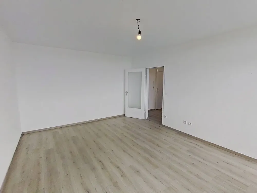 Hübsche 2-Zimmer-Wohnung mit modernem Wannenbad, großem BALKON & tollem Ausblick
