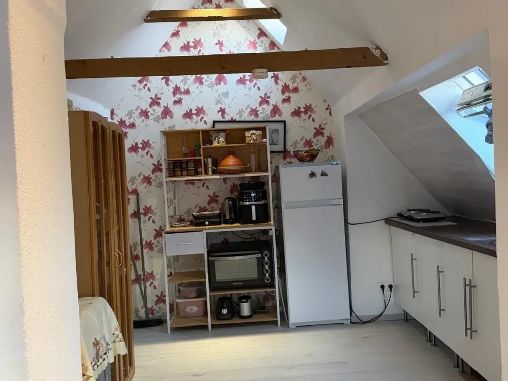 Möbilierte Dachgeschoss Wohnung in Hannover