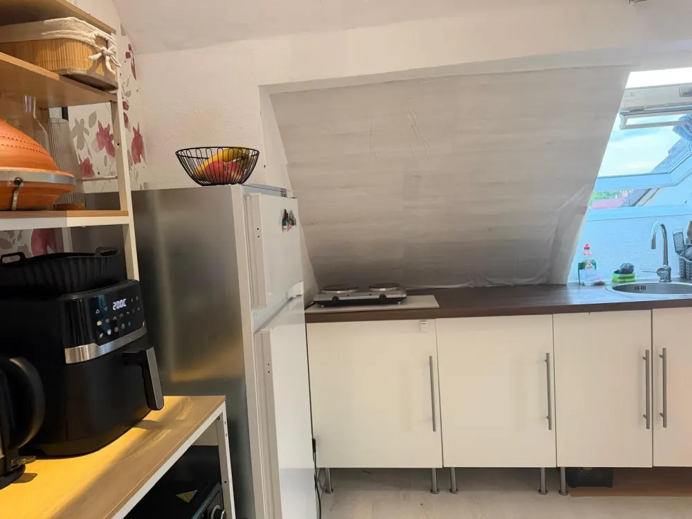 Möbilierte Dachgeschoss Wohnung in Hannover