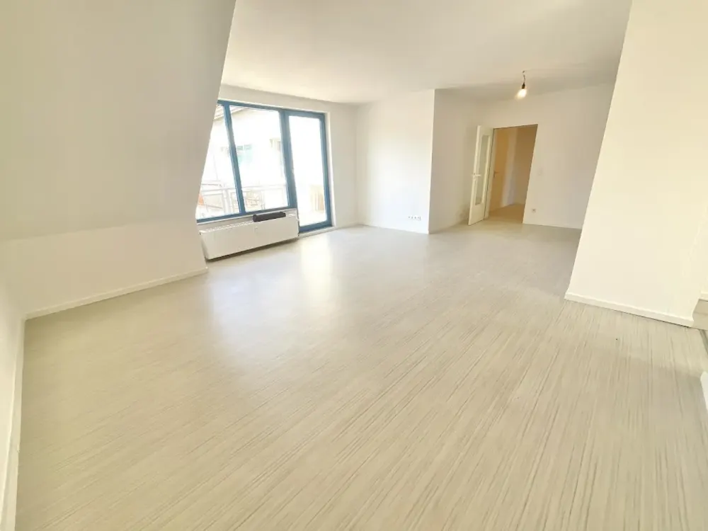 Helle 3 Zimmerwohnung mit Balkon in zentraler Lage