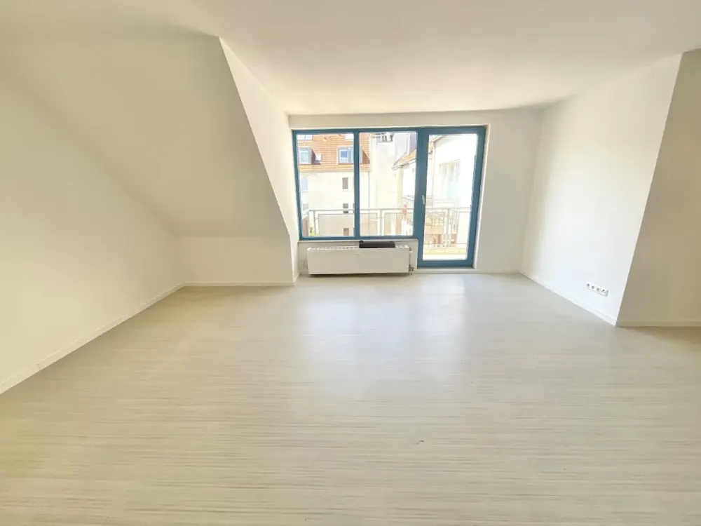 Helle 3 Zimmerwohnung mit Balkon in zentraler Lage
