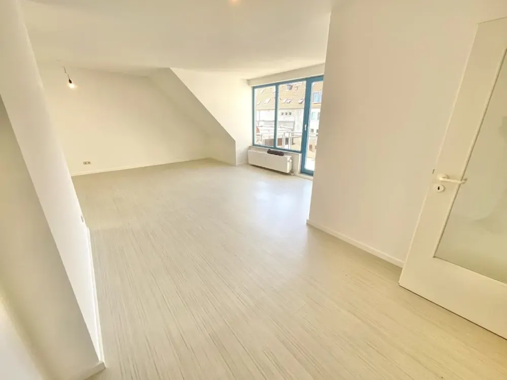 Helle 3 Zimmerwohnung mit Balkon in zentraler Lage