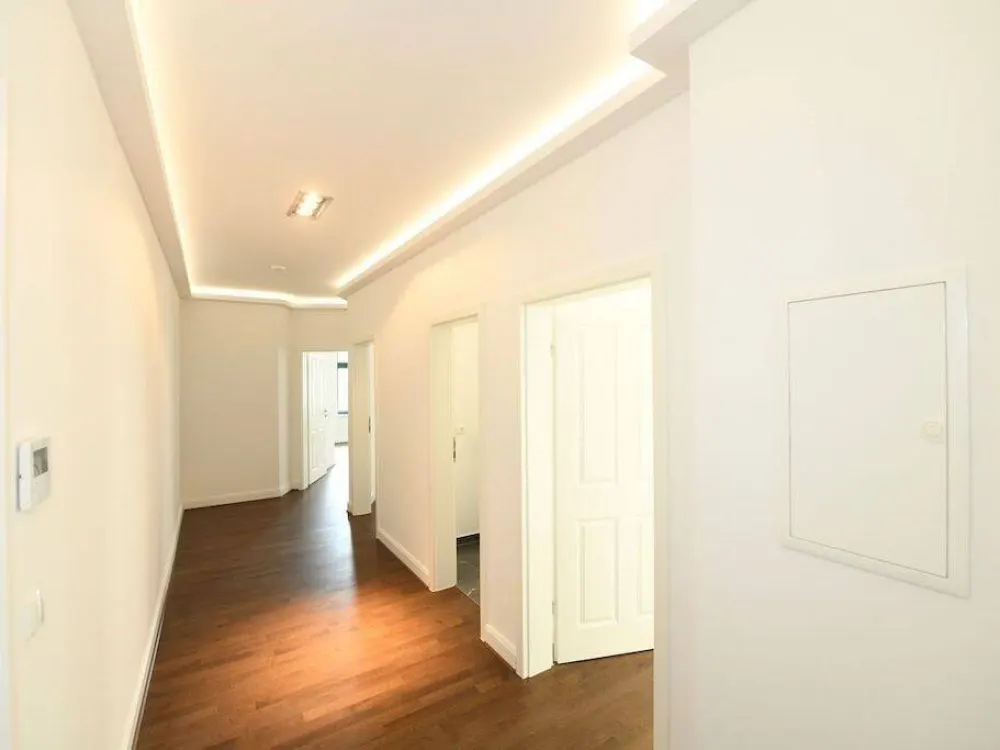 Viel Platz für 2! * Parkett * Fußbodenheizung * tolles Bad * LED-Licht * Übernahme Küche/Möbel mgl.