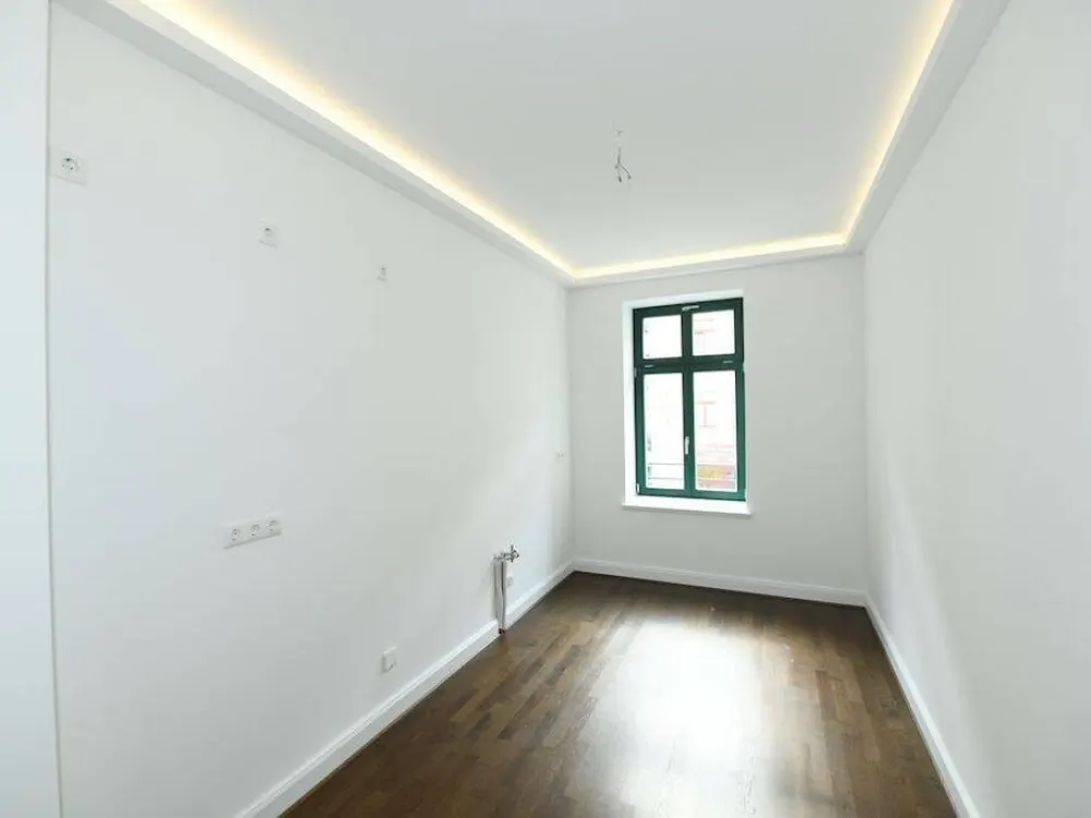 Viel Platz für 2! * Parkett * Fußbodenheizung * tolles Bad * LED-Licht * Übernahme Küche/Möbel mgl.