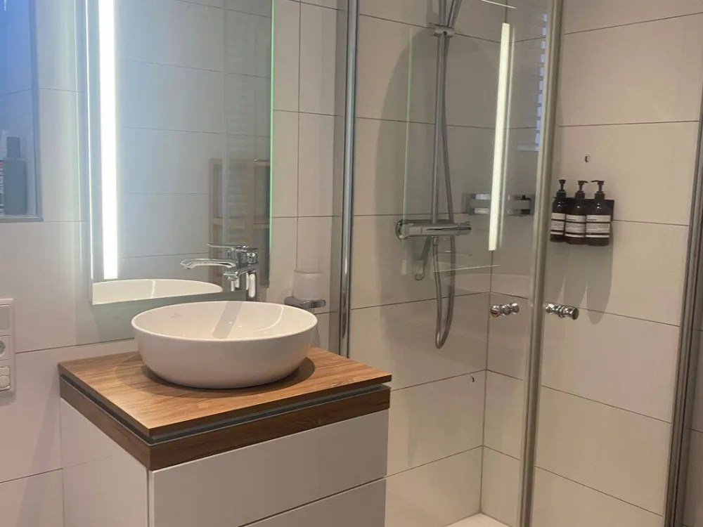 Luxus-Apartment (35m²) Kassel-Brasselsberg- MÖBLIERT, AUF ZEIT