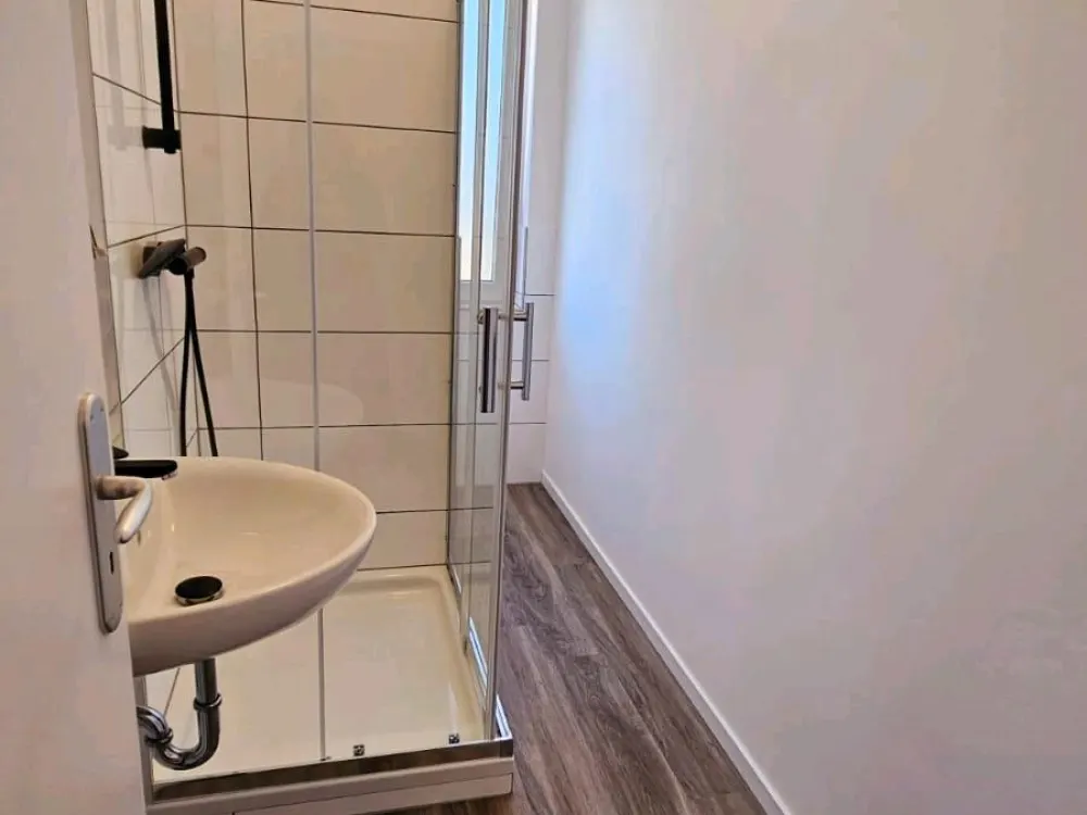 Kernsanierte 2 Zi Whg zu vermieten