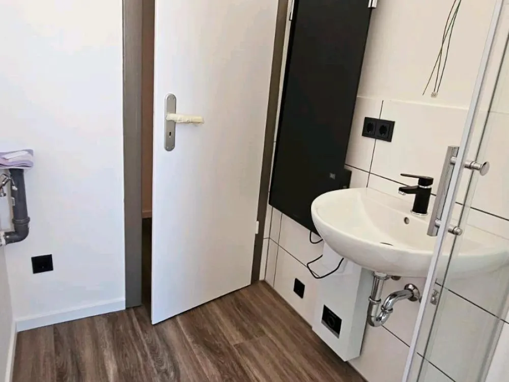 Kernsanierte 2 Zi Whg zu vermieten