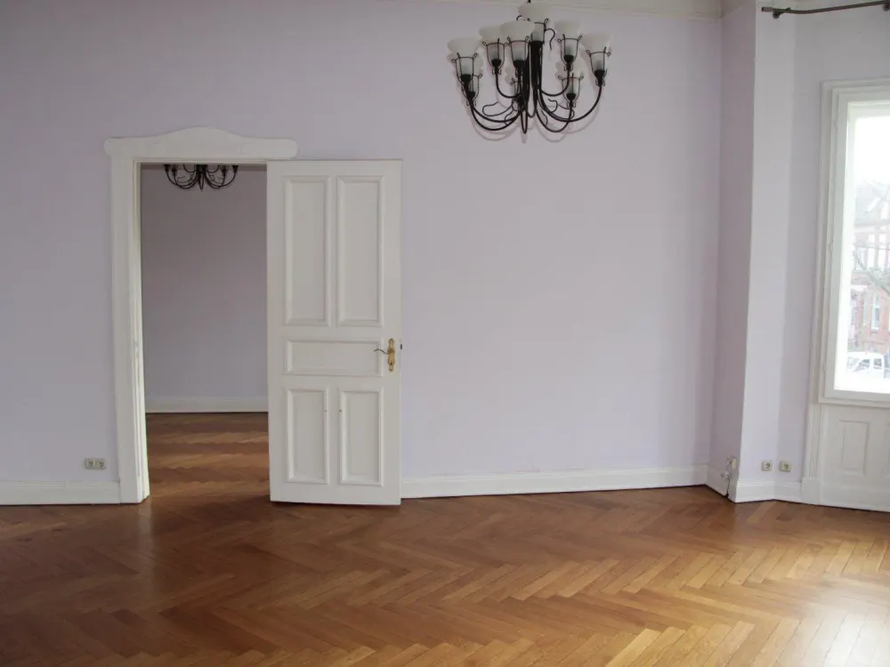 Großes Wohnbüro bzw. -praxis / 8-Zimmer-Altbau in Winterhude