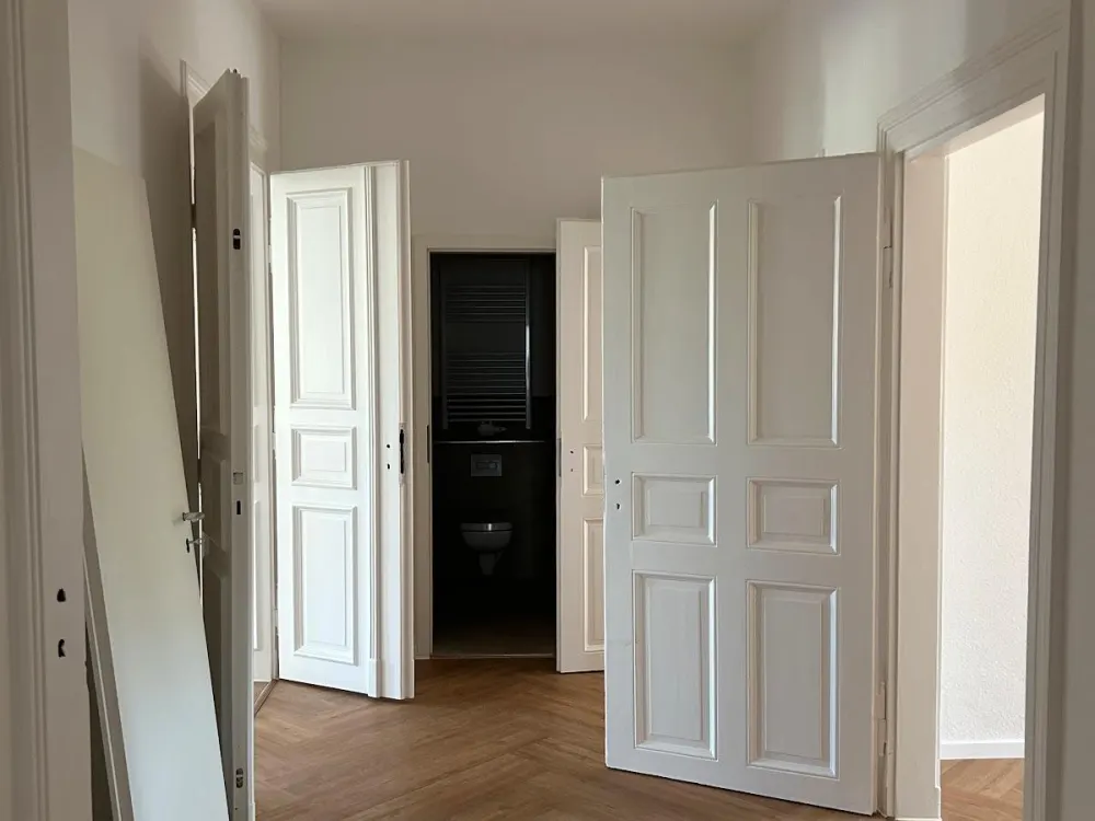 charmante, frisch renovierte Altbauwohnung | 4 Zimmer | Balkon I EBK