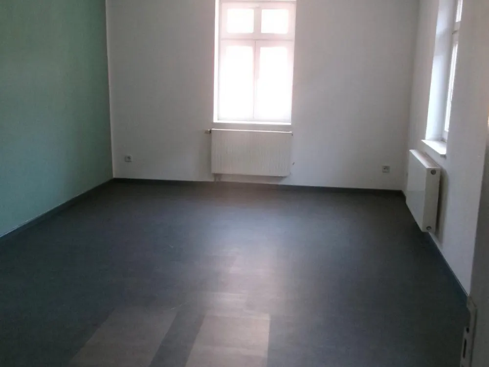 Etagenwohnung, hell und geräumig