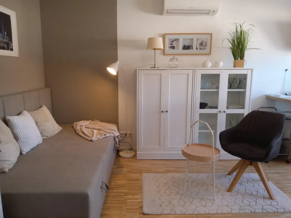 Weingarten near KA, fully equipped new exclusive 1-room apartment