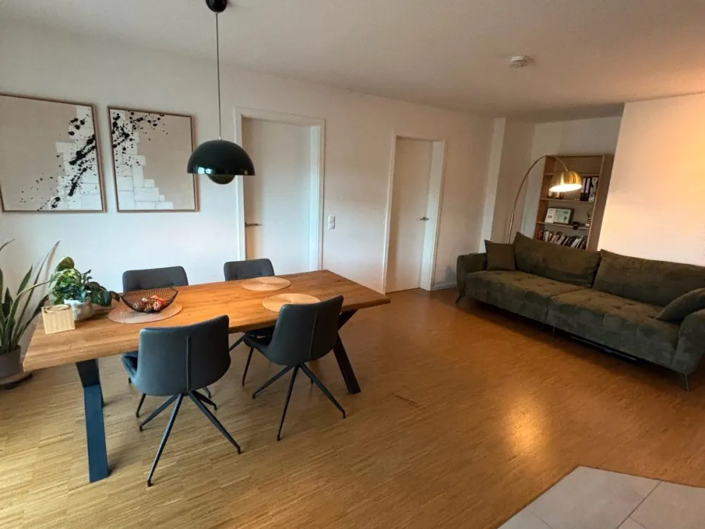 Möbliert in Barmbek-Süd, 65 m² mit Balkon, Übernahme möglich